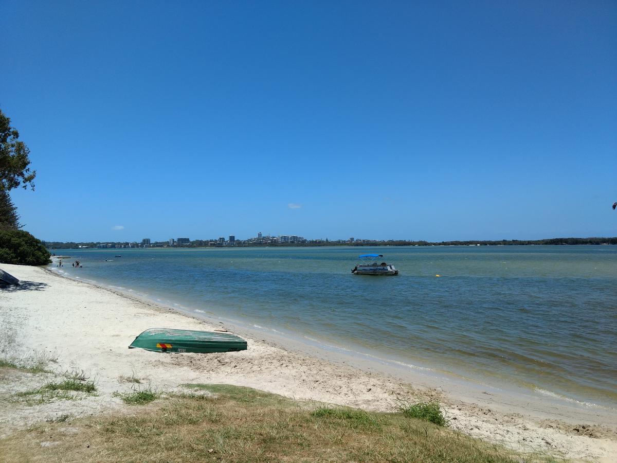 Oasis Private 2 Bed Apartment Caloundra Exterior photo